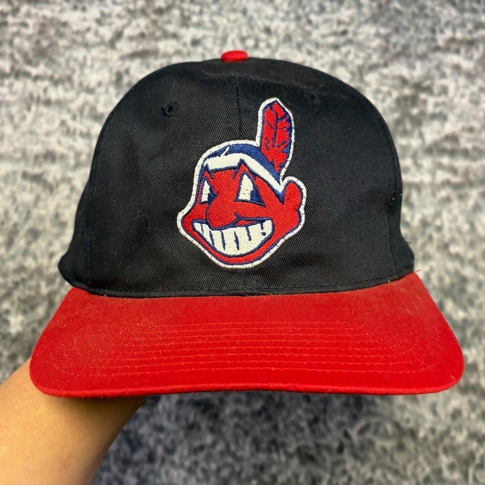 NWT Vintage 90s Cleveland Indians Hat Snap Back Embroidered Logo MLB (FLAW)